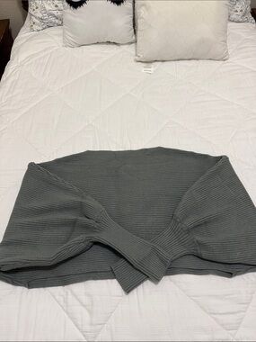 ZARA Ribbed Cropped Sweater